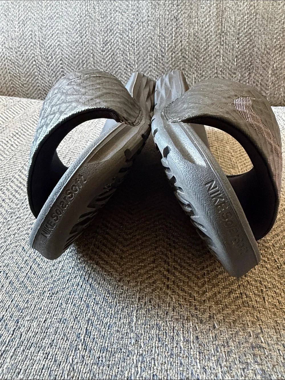 Nike Benassi Solarsoft 2 'Anthracite' Men’s Slip On Sandals Size: 8